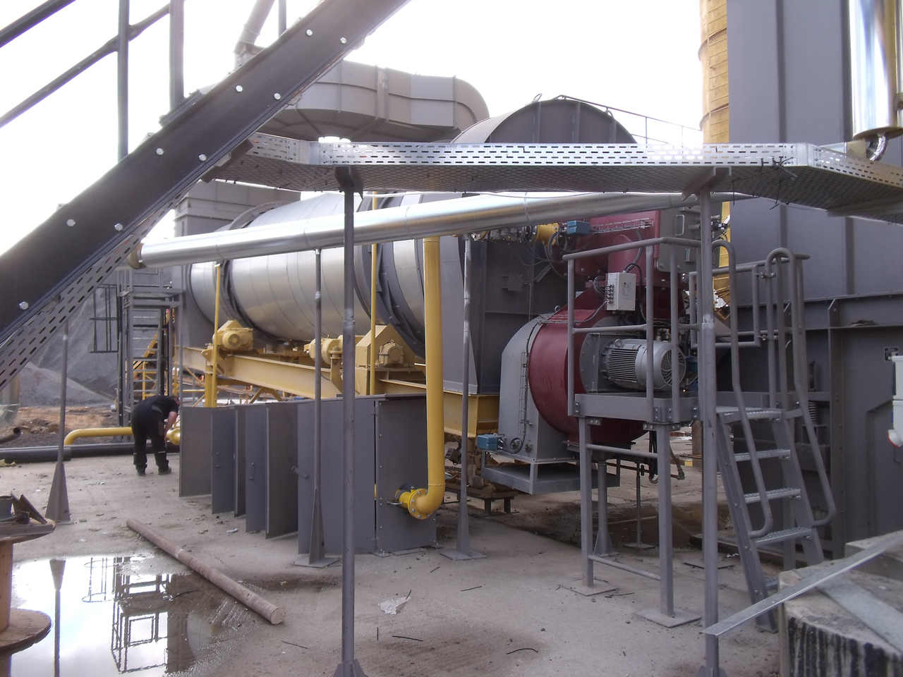 Monoblock burner: 18 Megawatt firing output for an asphalt mixing plant